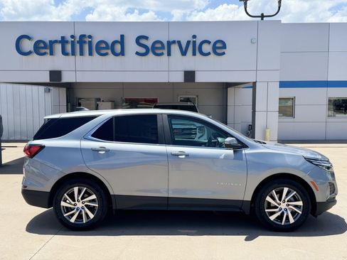 Used 2024 Chevrolet Equinox LT FWD image 8