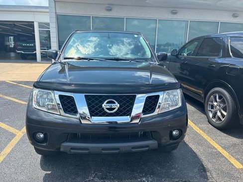 Used 2019 Nissan Frontier SV w/ Value Truck Package AWD/4WD image 2