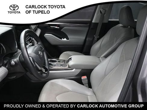 Used 2022 Toyota Highlander Platinum image 10