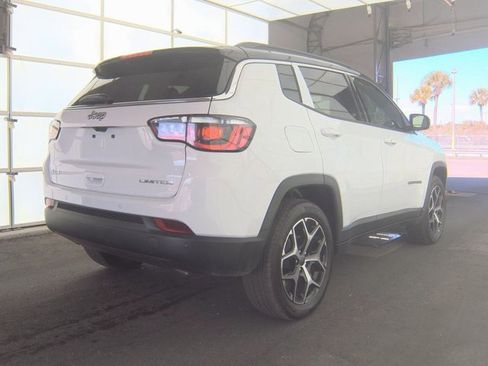 Used 2025 Jeep Compass Limited image 2