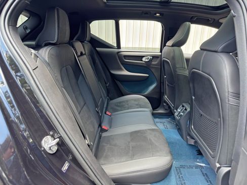 Used 2023 Volvo XC40 Recharge Plus AWD/4WD image 31