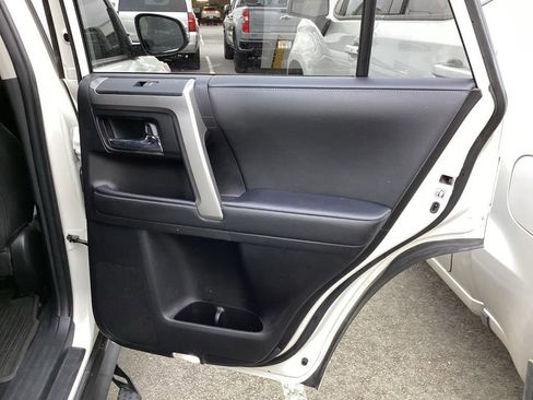 Used 2022 Toyota 4Runner SR5 Premium image 6