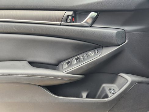 Certified 2019 Honda Accord EX image 22