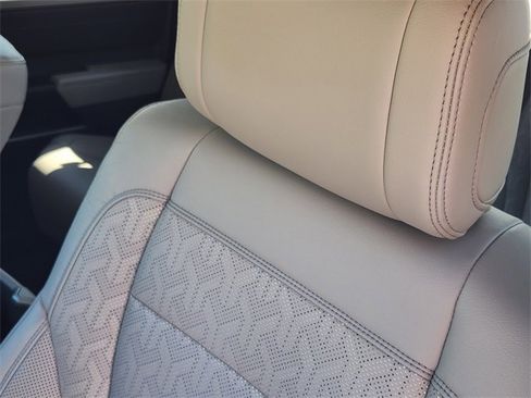 Used 2023 Toyota Tundra Limited image 15