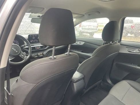 Used 2024 Kia Forte LXS image 9