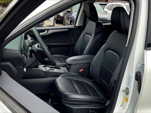 Used 2022 Ford Escape SEL image 8