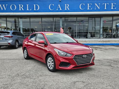 Used 2022 Hyundai Accent SE FWD image 1