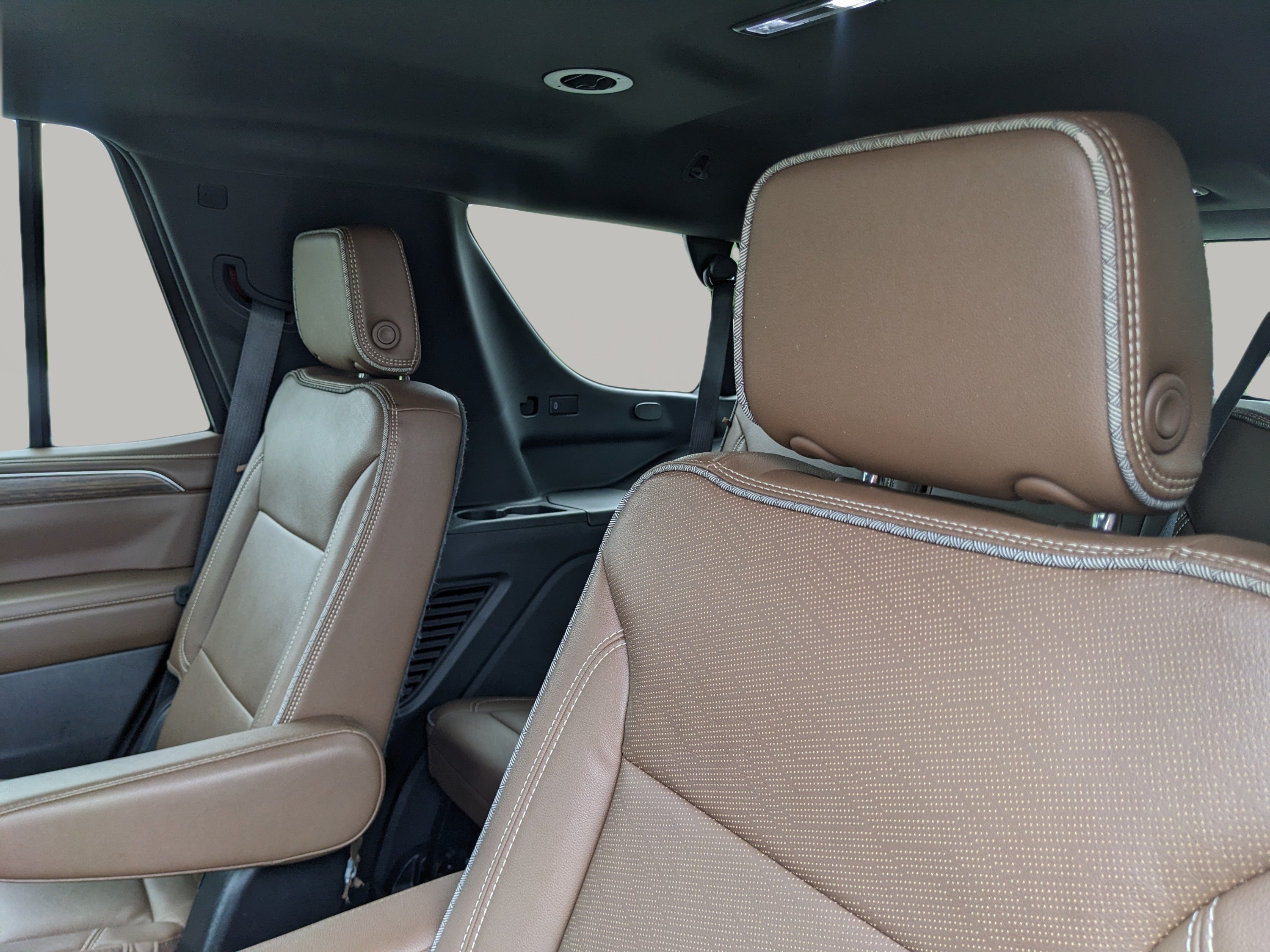 Used 2024 Chevrolet Tahoe High Country w/ Advanced Technology Package RWD image 18