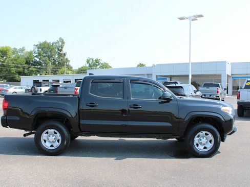 Used 2021 Toyota Tacoma SR w/ SR Convenience Package RWD image 11