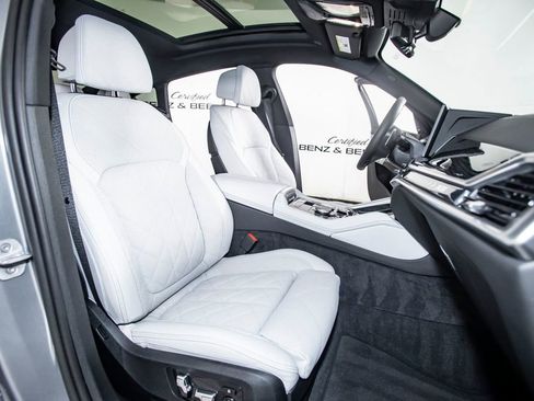 Used 2025 BMW X6 xDrive40i w/ Premium Package image 14