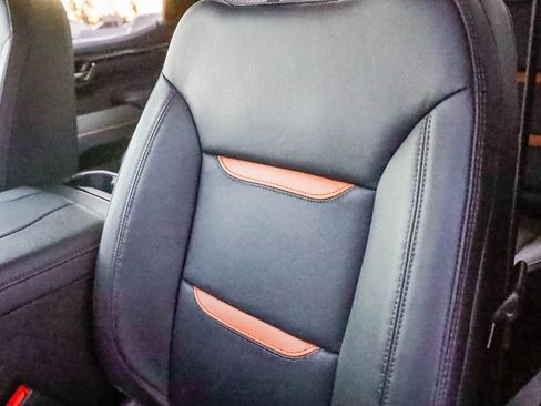 Used 2025 GMC Sierra 1500 AT4 image 24