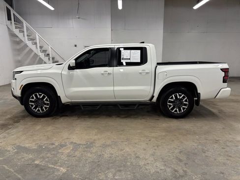 Used 2024 Nissan Frontier SL image 4