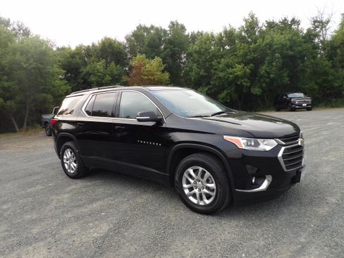 Used 2021 Chevrolet Traverse LT AWD/4WD image 3