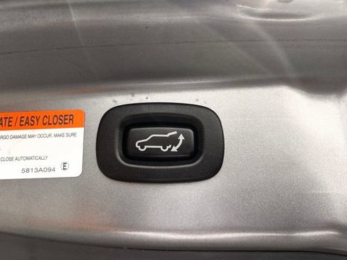 Used 2022 Mitsubishi Outlander 4WD Plug-In Hybrid image 22