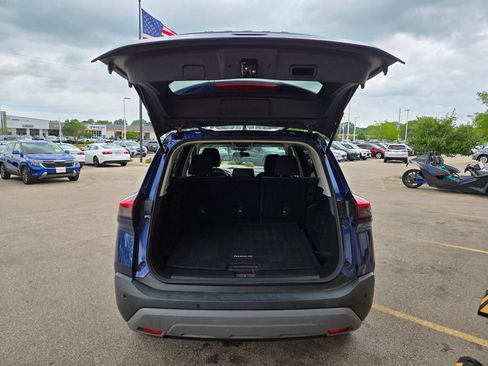 Used 2023 Nissan Rogue SV AWD/4WD image 7