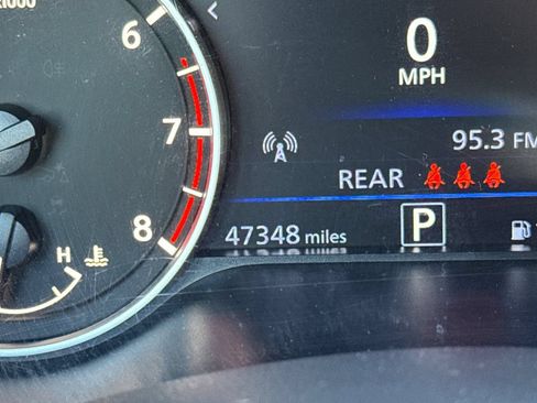Used 2024 Nissan Altima 2.5 SR FWD image 27