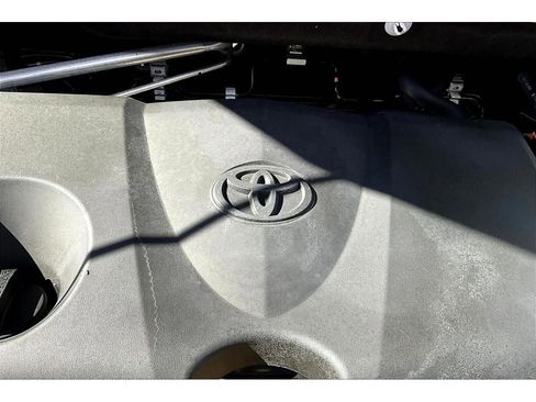 Used 2021 Toyota Venza Limited image 34