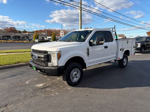 Used 2019 Ford F250 XL w/ Power Equipment Group image 2