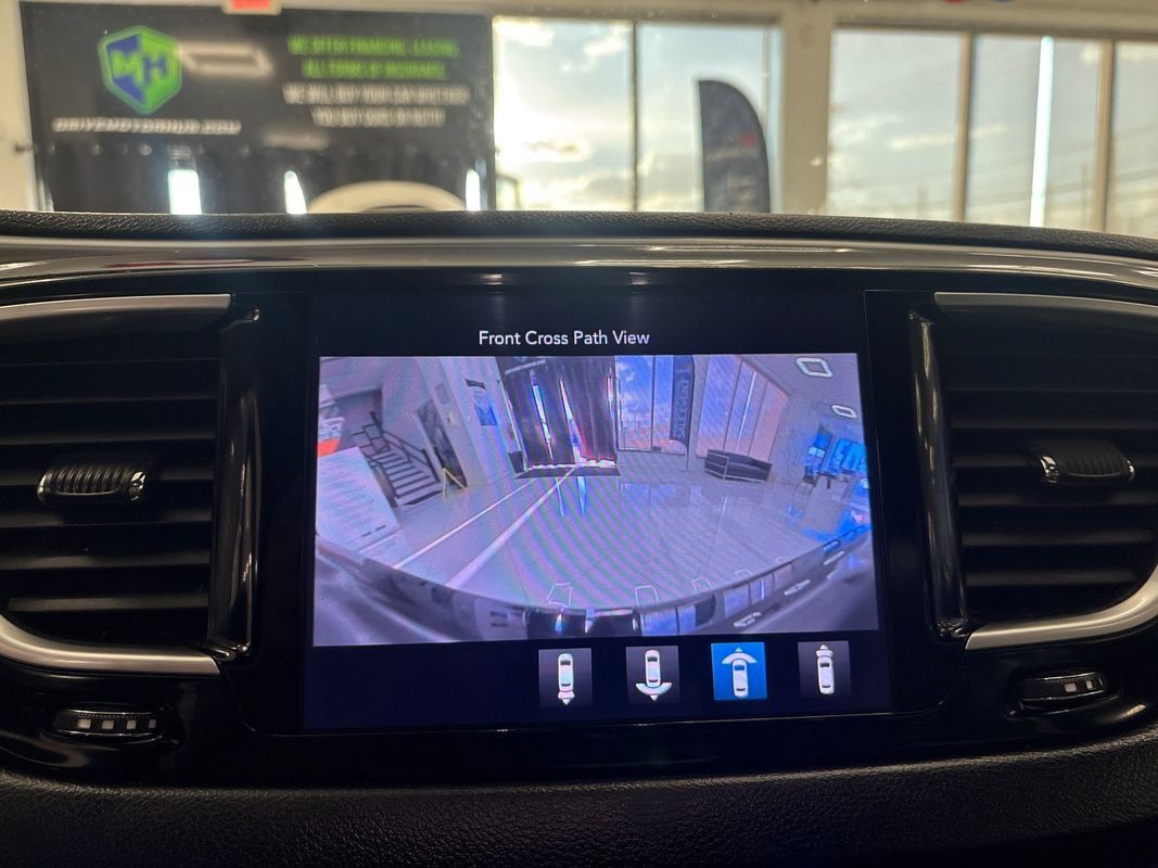 Used 2019 Chrysler Pacifica Touring-L Plus w/ Advanced Safetytec Group FWD image 39