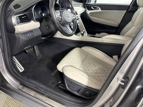 Used 2022 Genesis G70 3.3T image 11