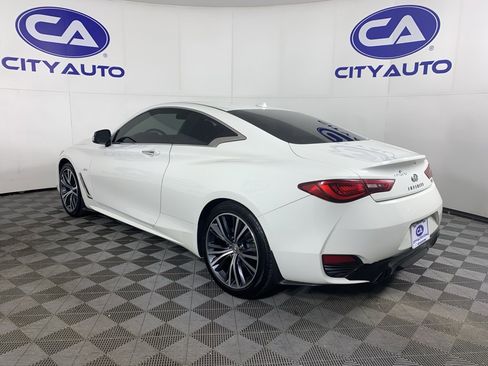 Used 2017 INFINITI Q60 2.0t w/ Moonroof Package image 5