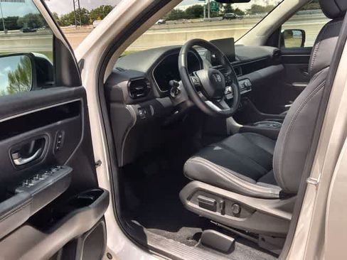 Used 2024 Honda Pilot EX-L image 3