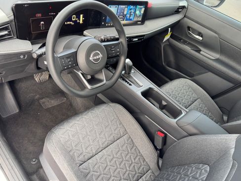 New 2026 Nissan Kicks SV image 18