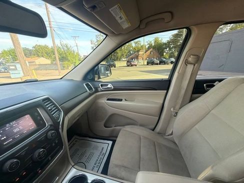 Used 2014 Jeep Grand Cherokee Laredo w/ Quick Order Package 23E AWD/4WD image 27