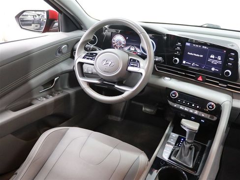 Used 2021 Hyundai Elantra SEL w/ Convenience Package image 15