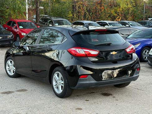 Used 2017 Chevrolet Cruze LT FWD image 3