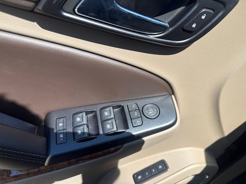 Used 2018 Chevrolet Suburban Premier AWD/4WD image 28
