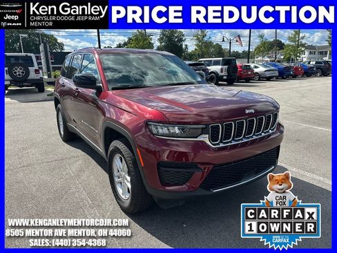 Used 2025 Jeep Grand Cherokee Laredo w/ Luxury Tech Group I AWD/4WD image 2