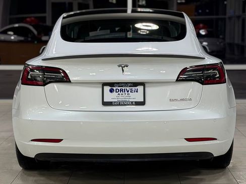 Used 2022 Tesla Model 3 Performance image 10