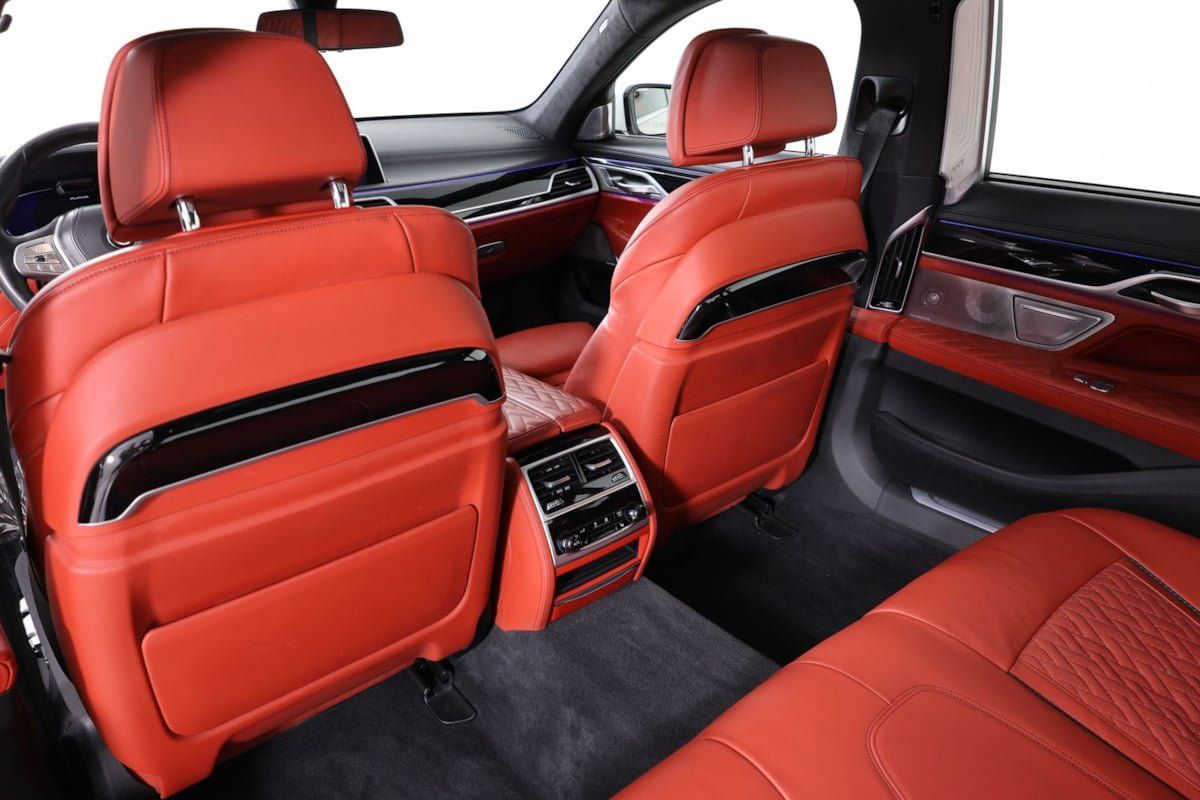 Used 2022 BMW ALPINA B7 xDrive AWD/4WD image 35