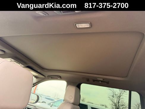 Used 2023 Chevrolet Suburban LT image 24