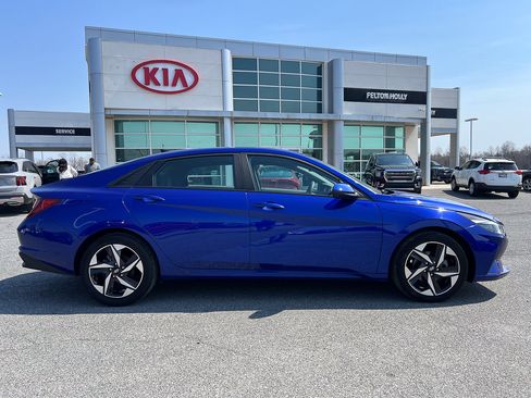 Used 2023 Hyundai Elantra SEL w/ Convenience Package image 6