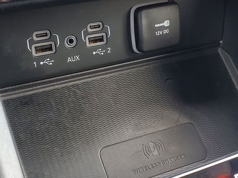 Used 2024 Jeep Grand Cherokee Altitude AWD/4WD image 23