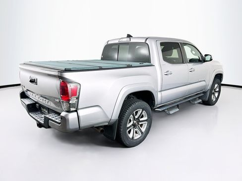 Used 2018 Toyota Tacoma Limited AWD/4WD image 9