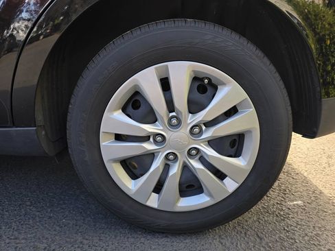 Certified 2025 Kia Soul LX FWD image 6