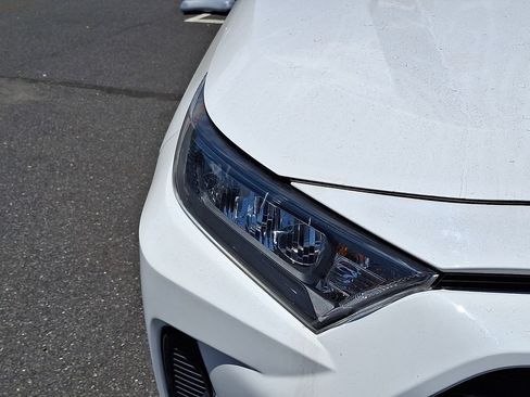 Used 2019 Toyota RAV4 LE w/ All Weather Liner Package AWD/4WD image 9