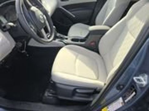 Used 2024 Toyota Corolla Cross LE FWD image 12