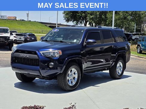 Used 2019 Toyota 4Runner SR5 AWD/4WD image 7