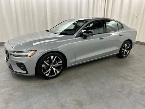 Used 2025 Volvo S60 B5 Core FWD image 2