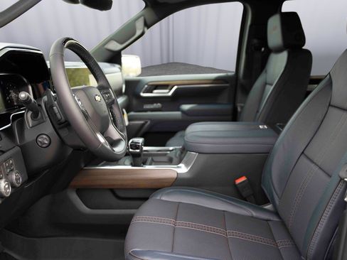 New 2026 Chevrolet Silverado 1500 High Country AWD/4WD image 12