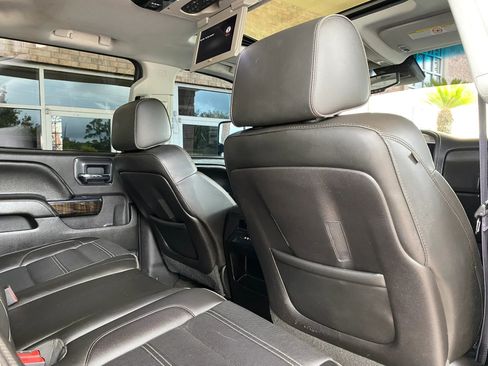 Used 2015 GMC Sierra 2500 Denali w/ Duramax Plus Package AWD/4WD image 20