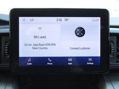 Used 2023 Ford Explorer XLT AWD/4WD image 18