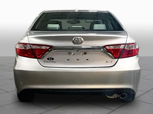 Used 2017 Toyota Camry XLE FWD image 5