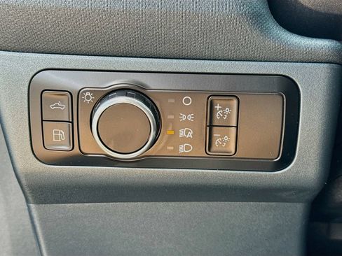 Certified 2023 Ford Maverick XL FWD image 10