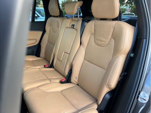 Used 2023 Volvo XC90 T8 Ultimate image 9
