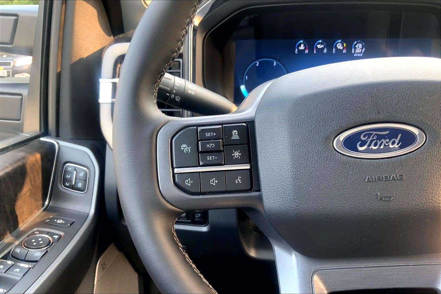 Used 2026 Ford F250 Lariat w/ Lariat Premium Package AWD/4WD image 20
